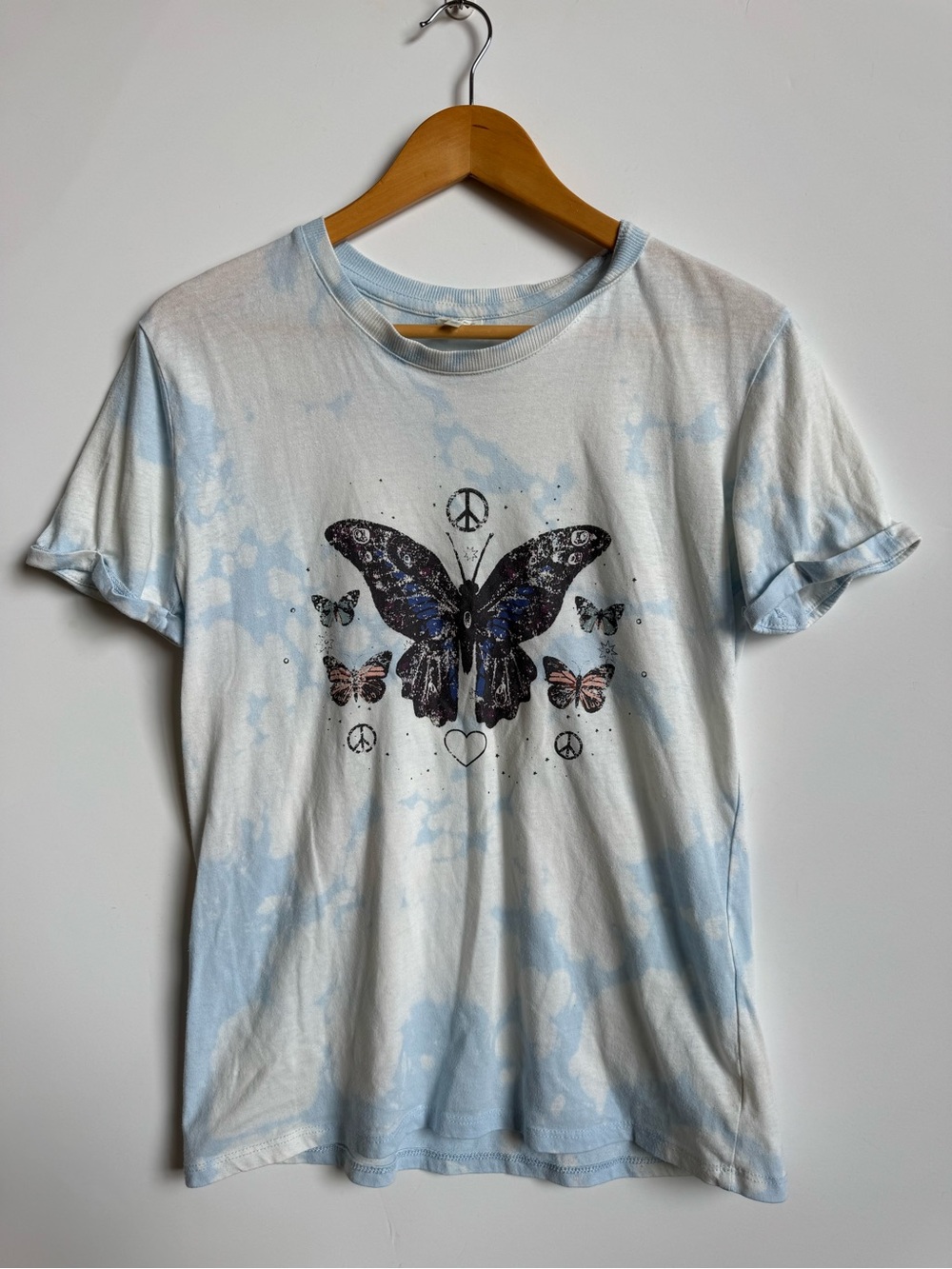 Women's Short Sleeve Butterfly Graphic Tee in Light Blue Tie-Dye
